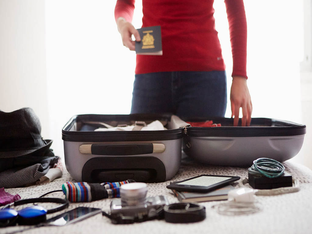 How to Pack Goods in a Suitcase