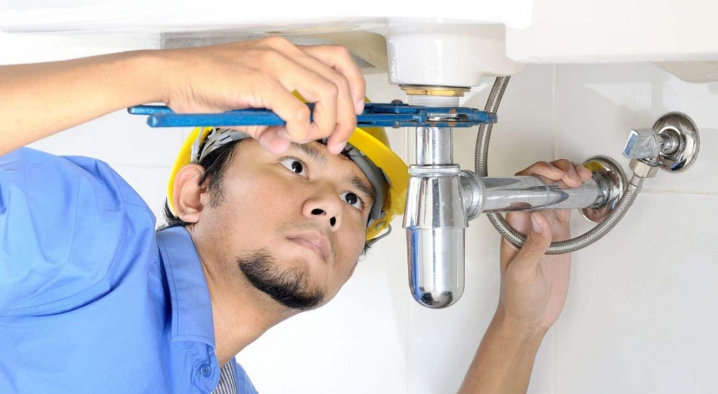 Kelowna’s Water Heater Woes: Dive into Warm Solutions with Us!